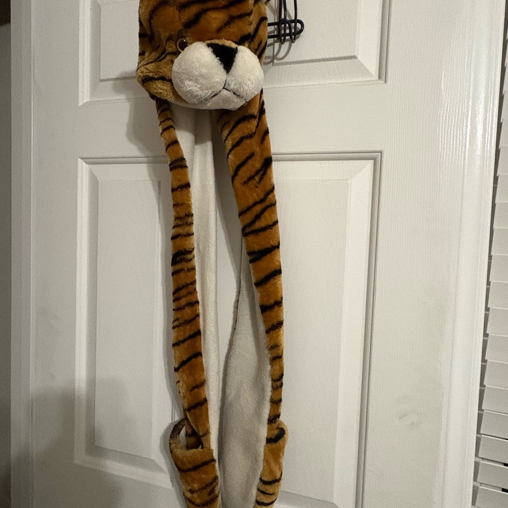 Tiger Plush Hat with Long Paws‎